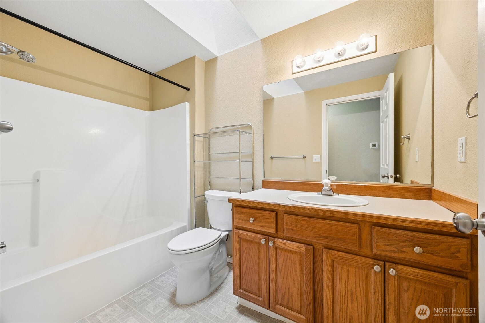 8707 Sebastian Drive NE, Lacey, WA 98516
