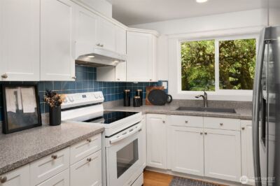 12719 12th Avenue NE, Seattle, WA 98125 - Photo 14