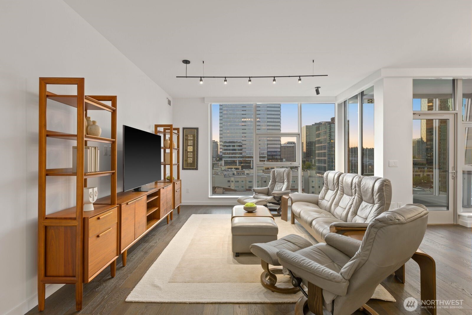 188 Bellevue Way NE #1202, Bellevue, WA 98004