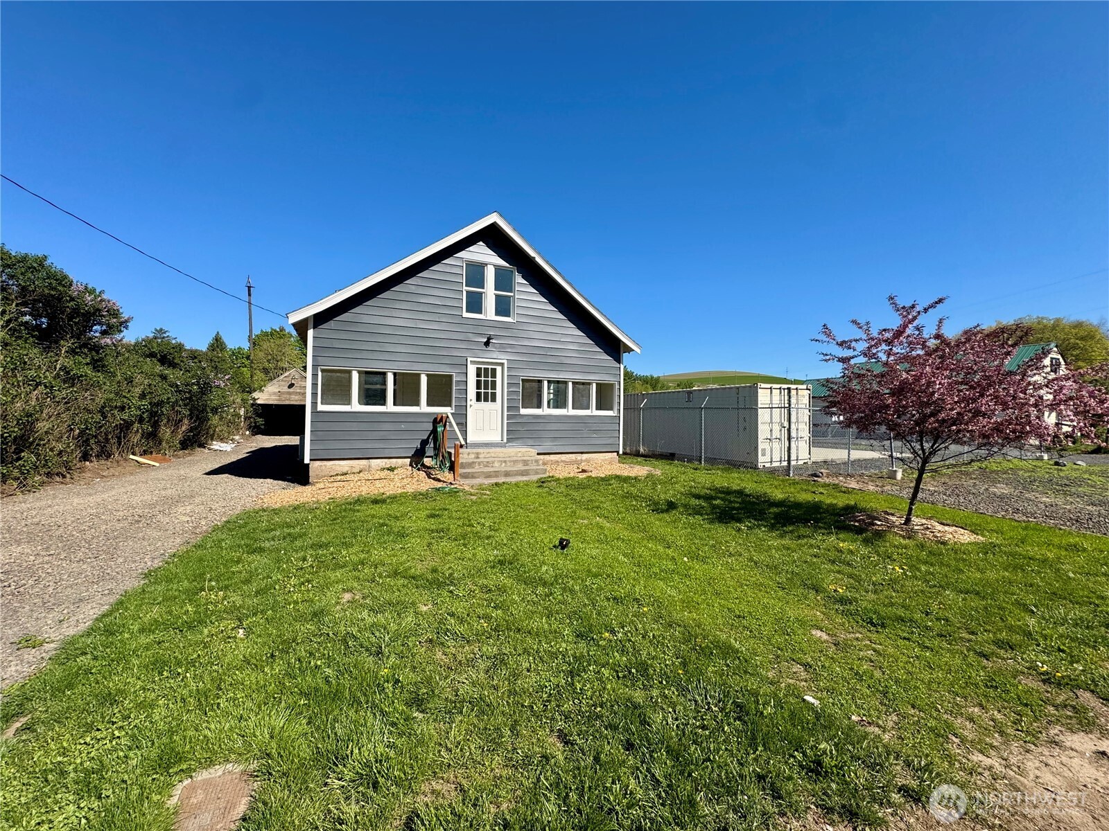 725 E Patit Avenue , Dayton, WA 99328