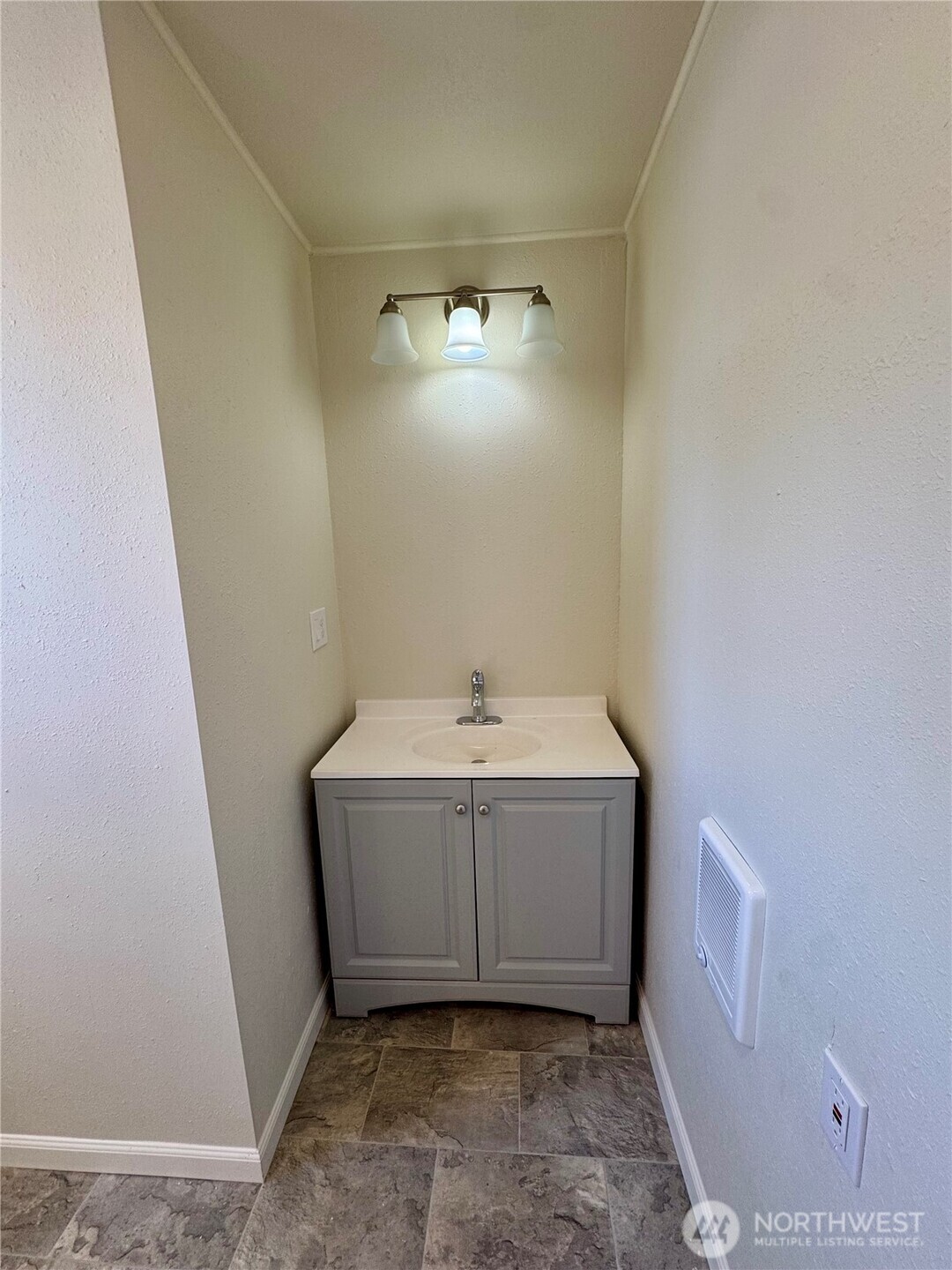 725 E Patit Avenue , Dayton, WA 99328