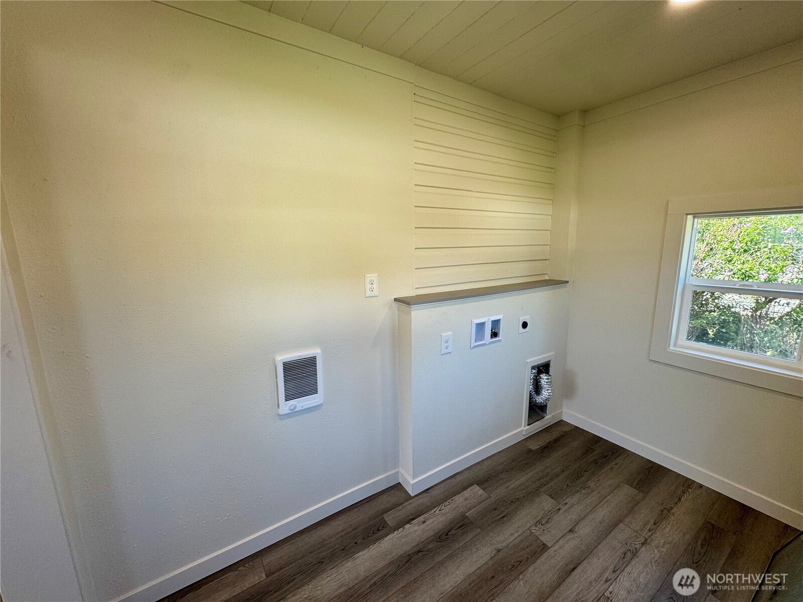 725 E Patit Avenue , Dayton, WA 99328