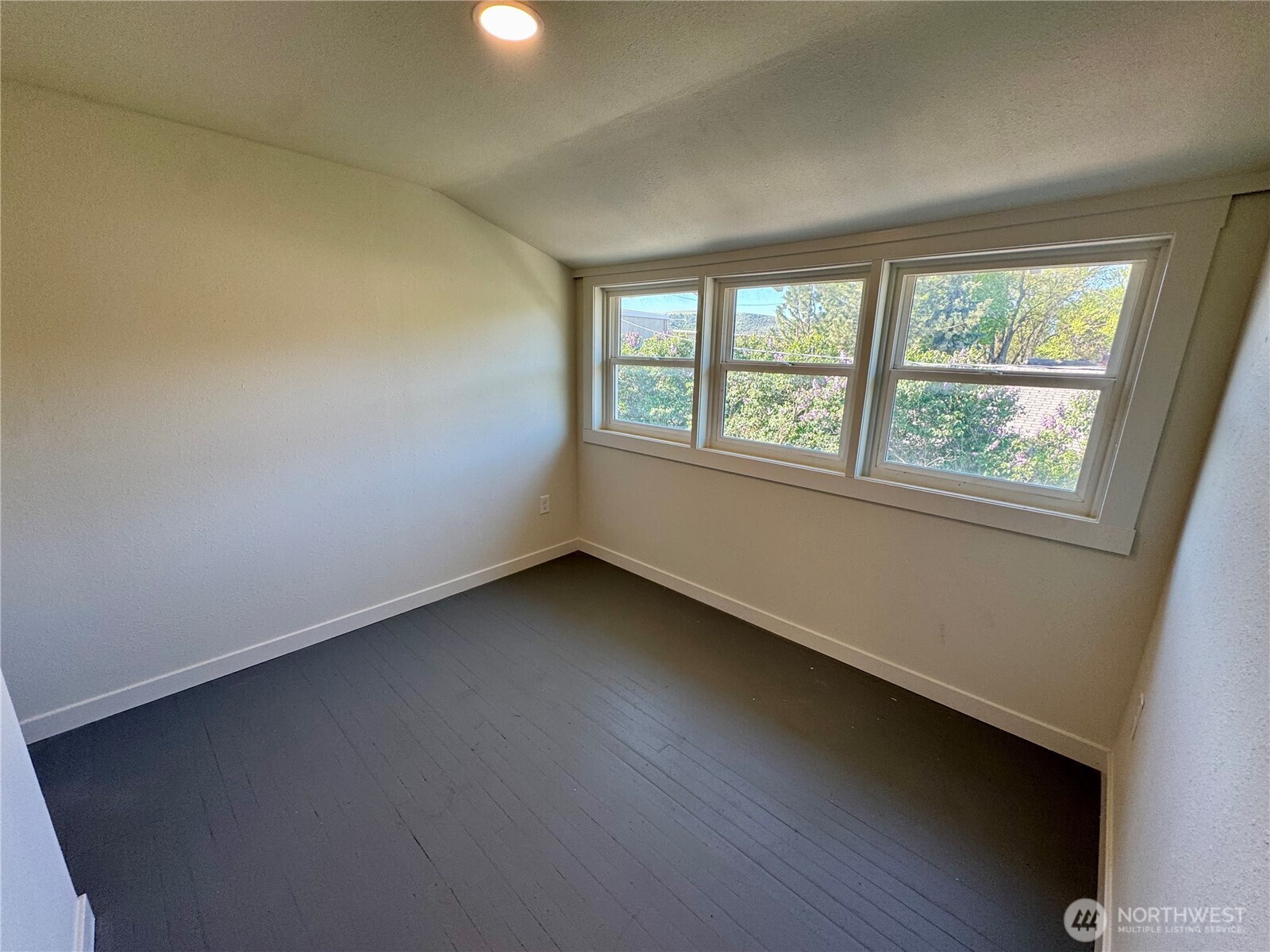 725 E Patit Avenue , Dayton, WA 99328