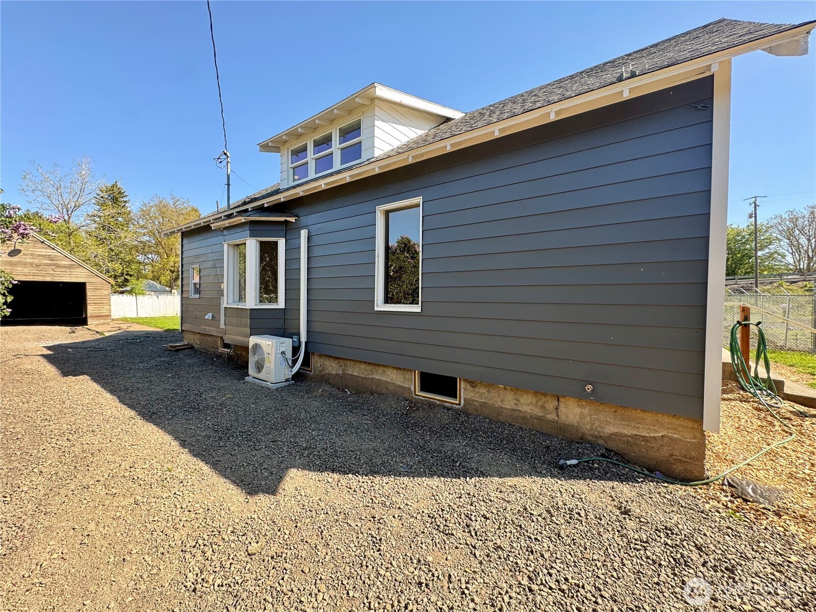 725 E Patit Avenue , Dayton, WA 99328