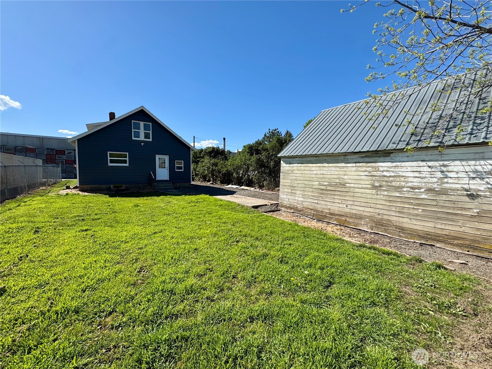 725 E Patit Avenue , Dayton, WA 99328