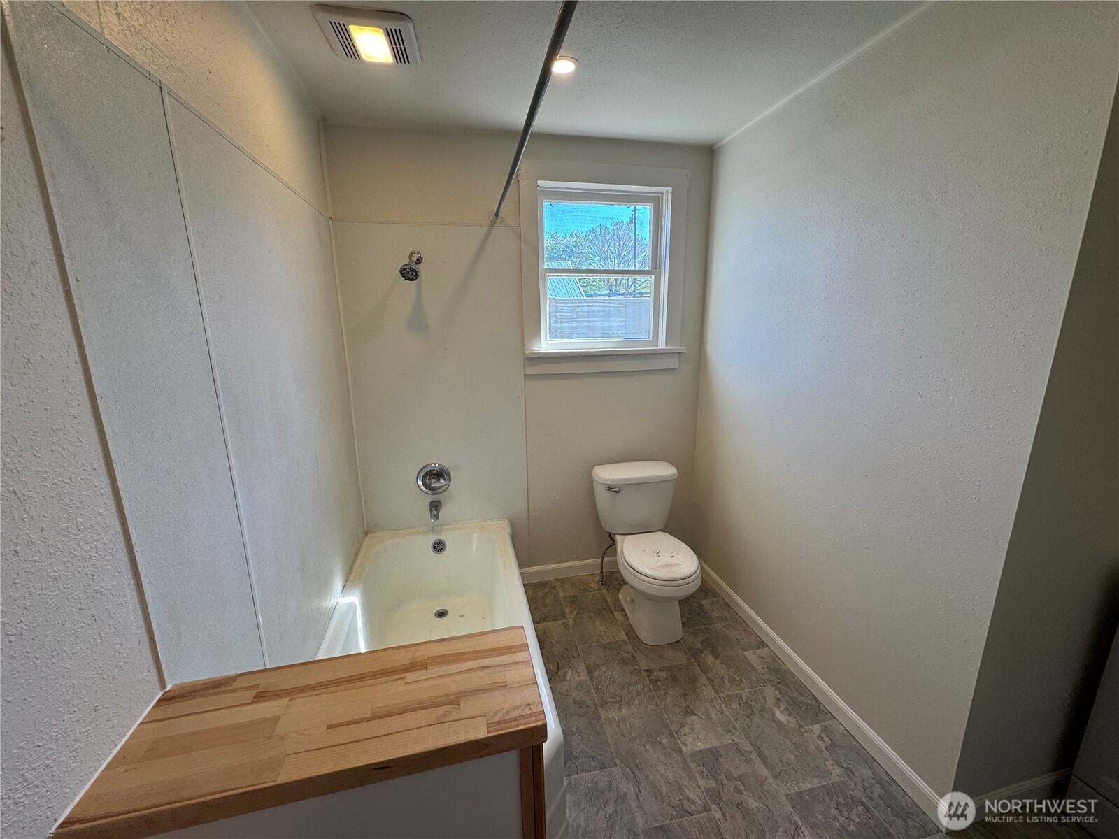 725 E Patit Avenue , Dayton, WA 99328