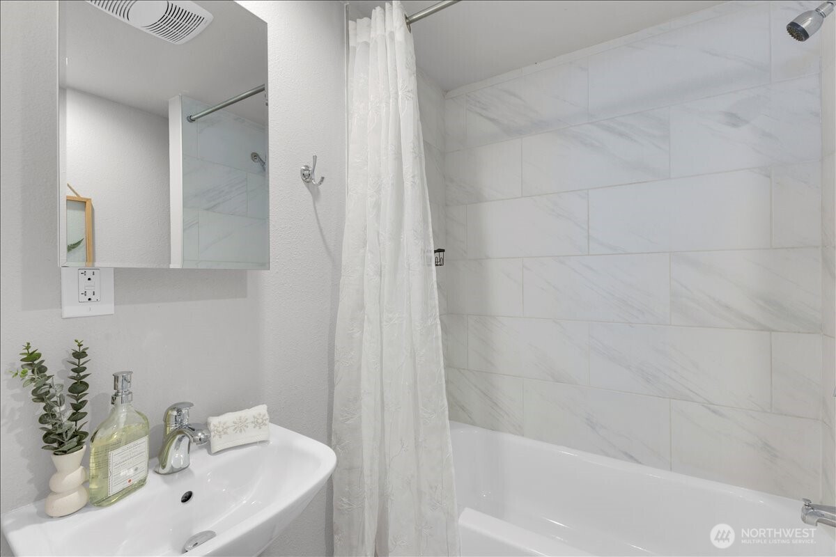 128 107th Street SE, Everett, WA 98208