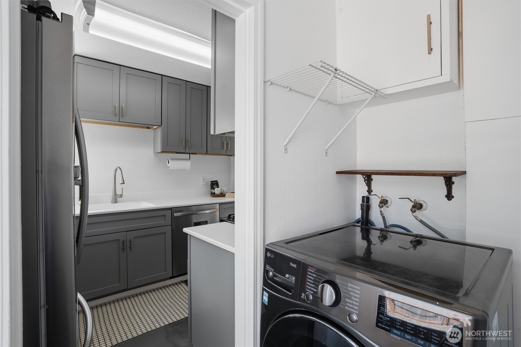1329 N Cambrian Avenue , Bremerton, WA 98312