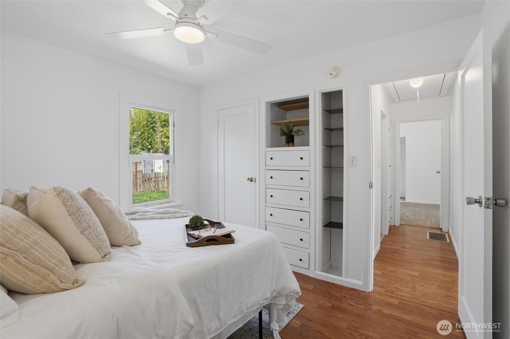 1329 N Cambrian Avenue , Bremerton, WA 98312