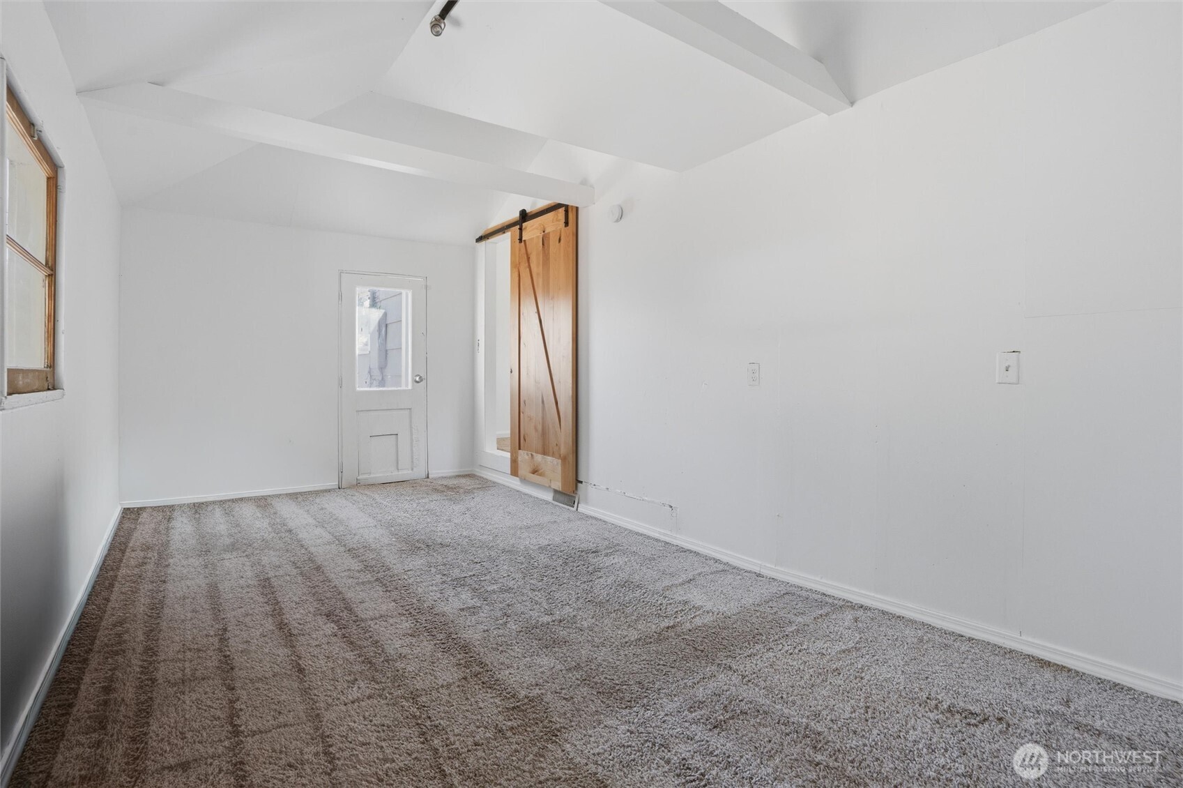 1329 N Cambrian Avenue , Bremerton, WA 98312