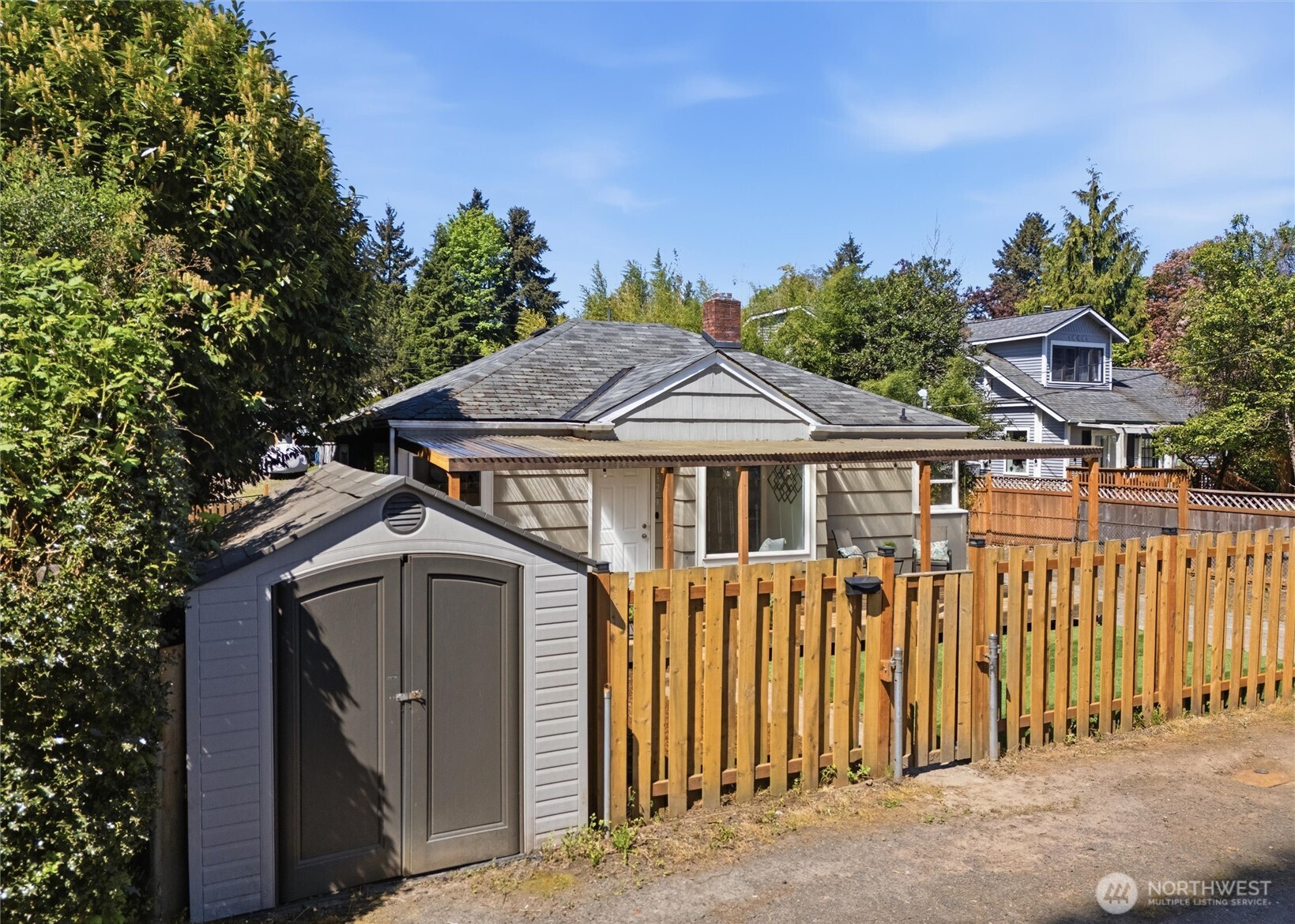 1329 N Cambrian Avenue , Bremerton, WA 98312