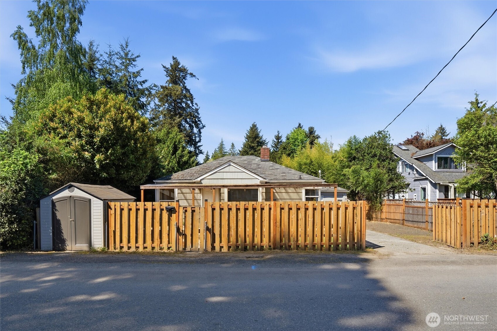 1329 N Cambrian Avenue , Bremerton, WA 98312