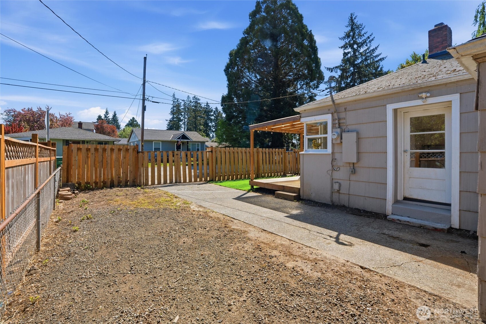 1329 N Cambrian Avenue , Bremerton, WA 98312
