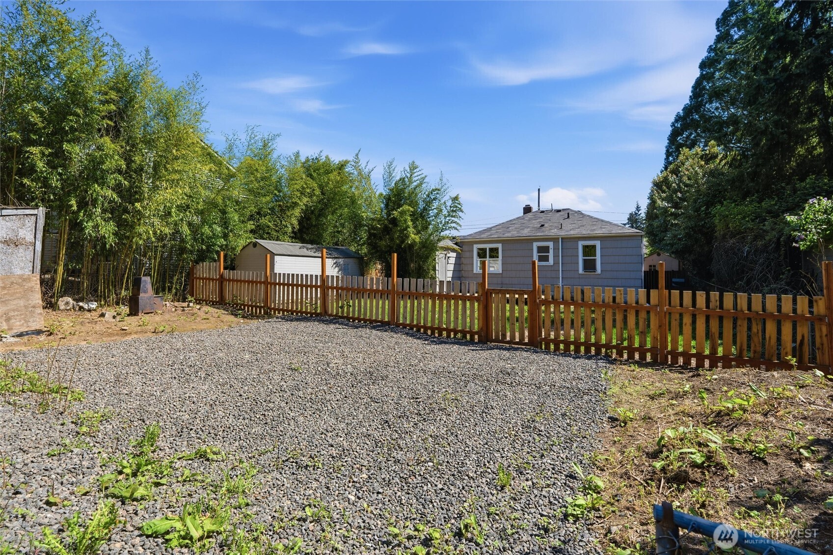 1329 N Cambrian Avenue , Bremerton, WA 98312