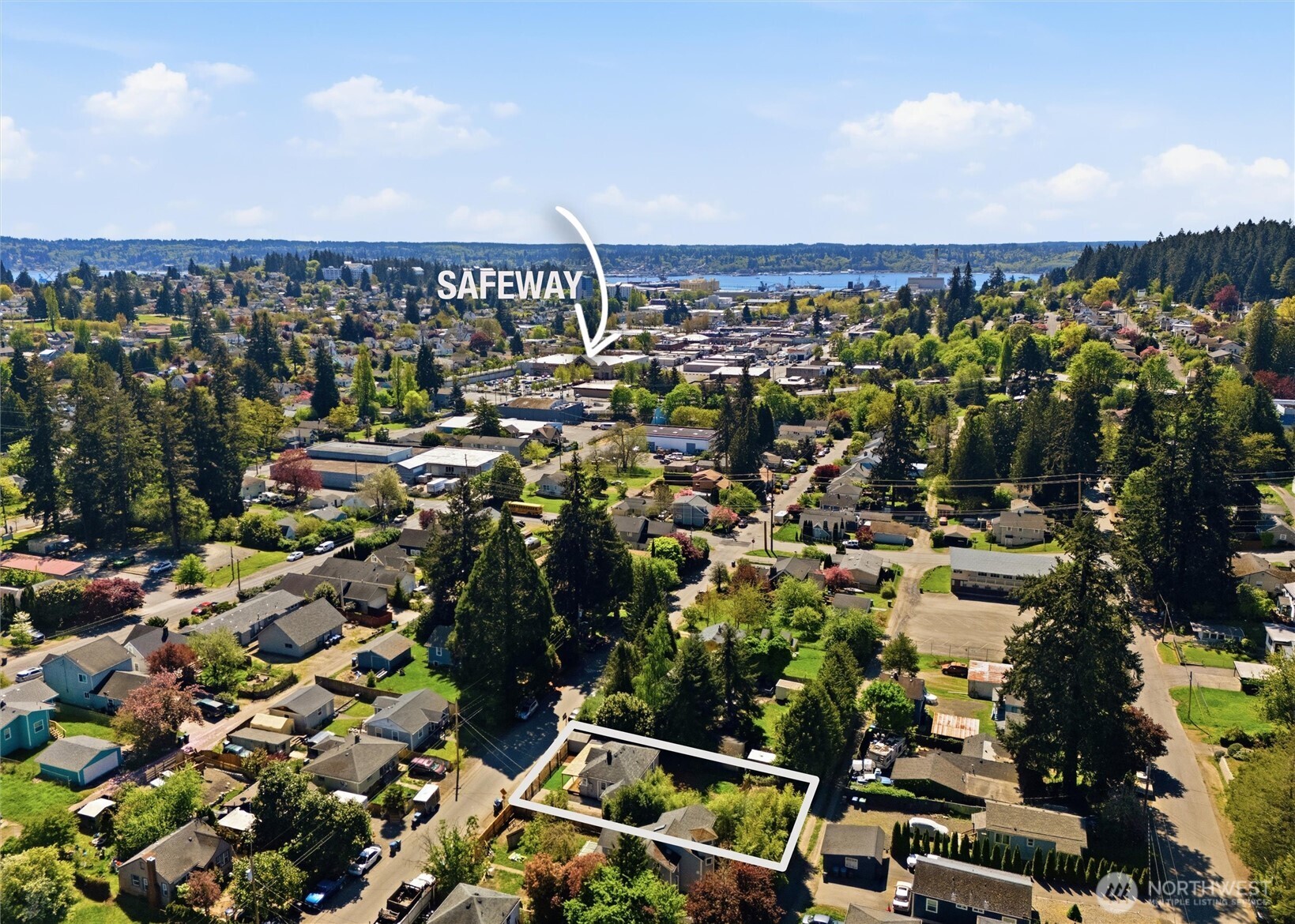 1329 N Cambrian Avenue , Bremerton, WA 98312