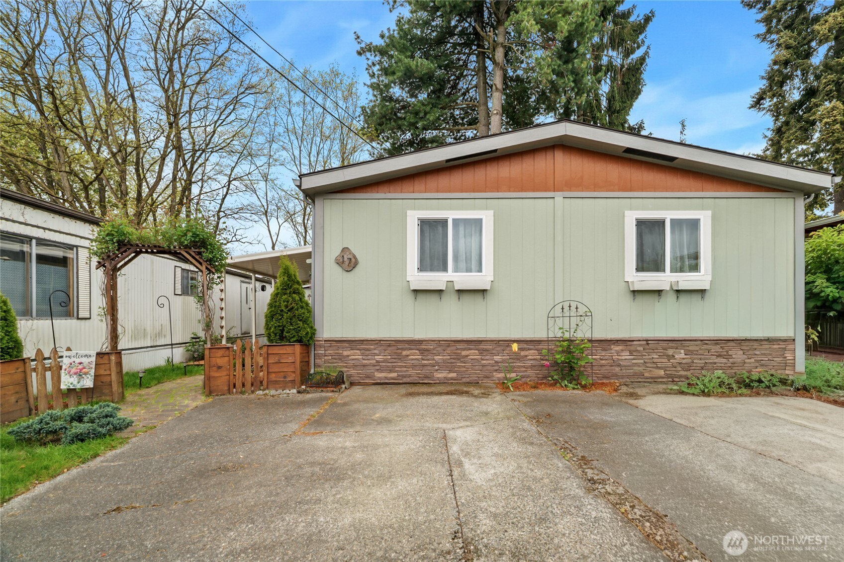 24222 54th Avenue W #17, Mountlake Terrace, WA 98043