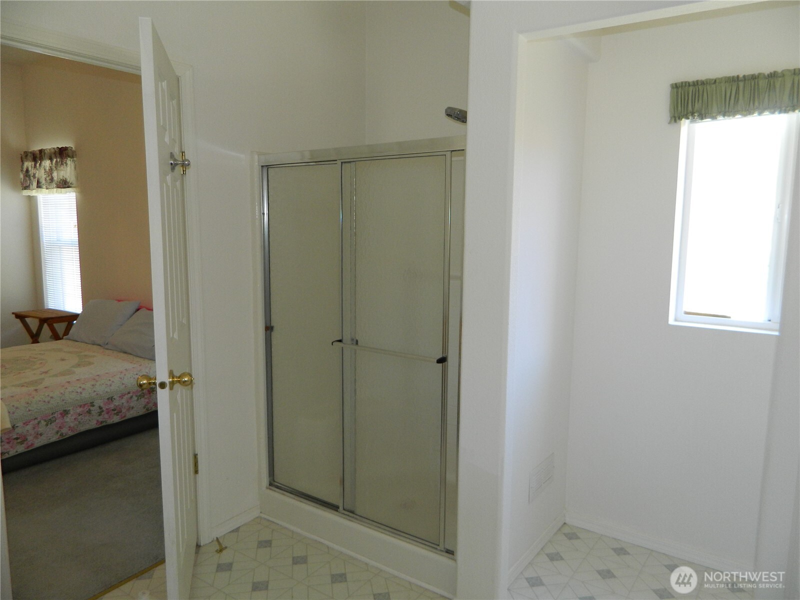 100 Summer , Tonasket, WA 98855