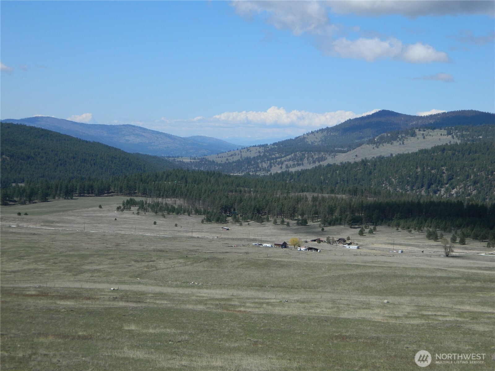 100 Summer , Tonasket, WA 98855