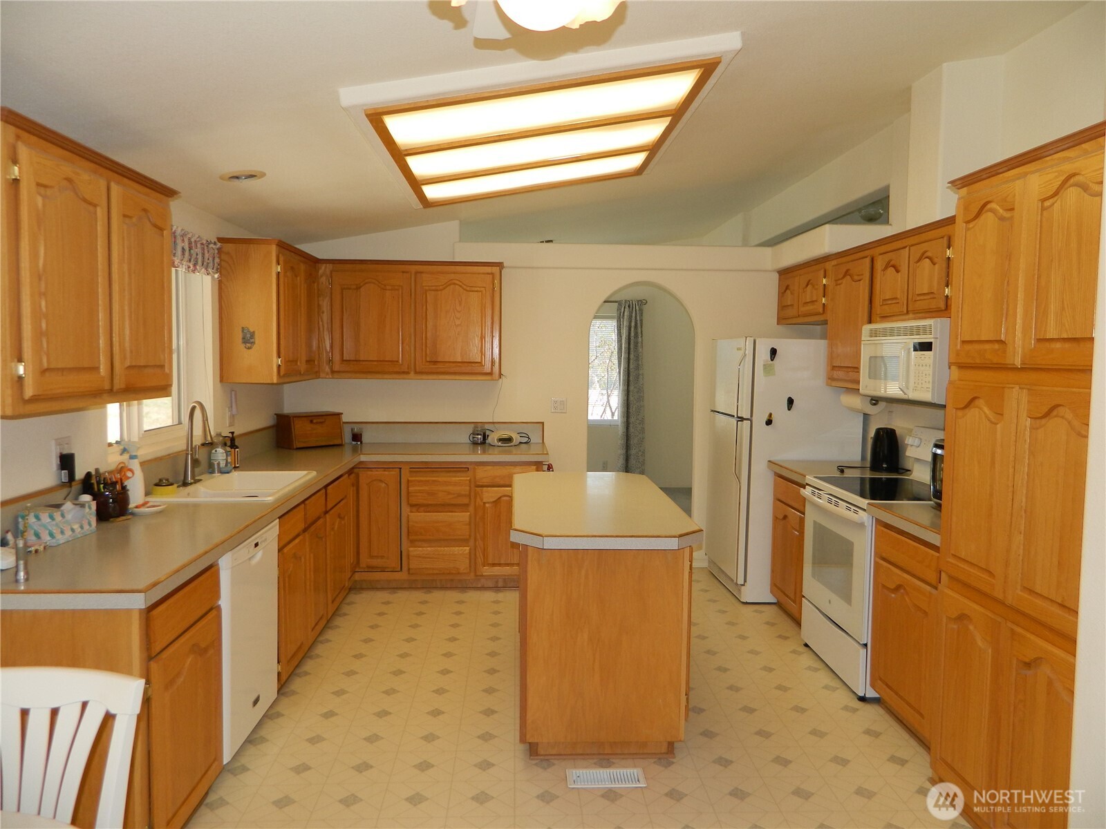 100 Summer , Tonasket, WA 98855