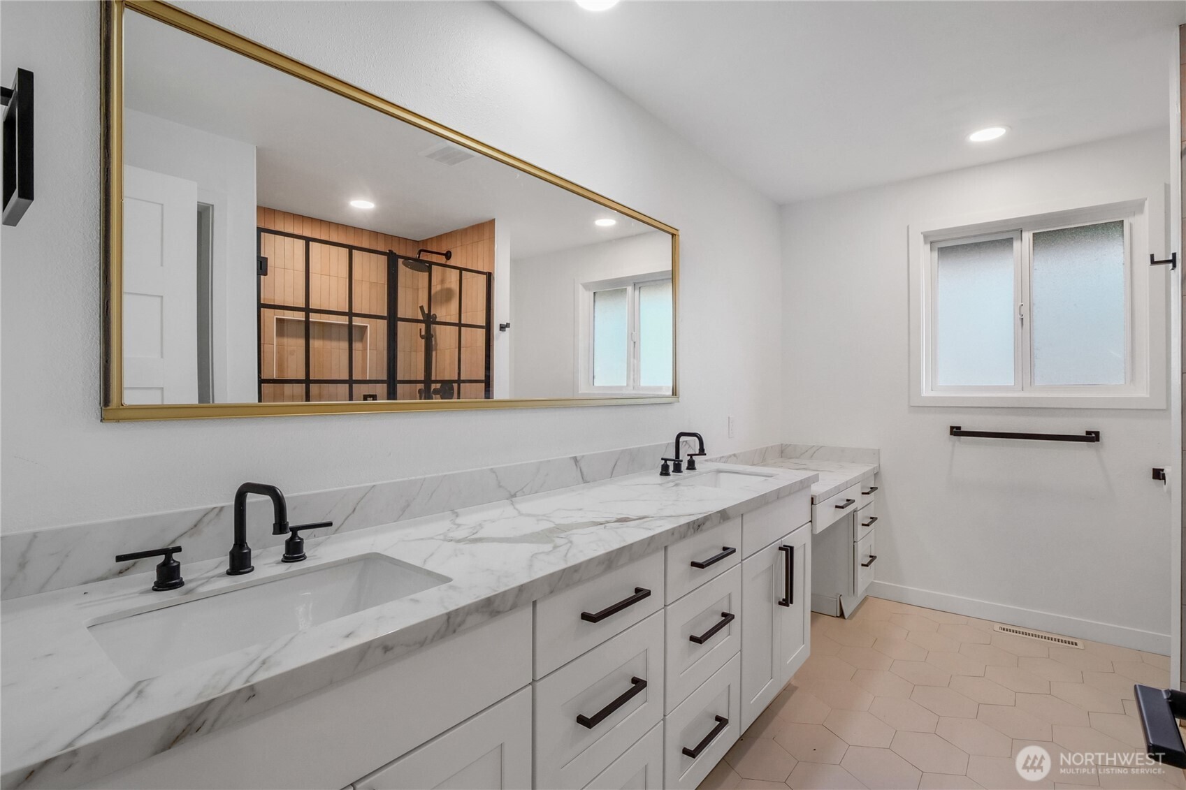 306 N Crestview Drive , Moses Lake, WA 98837