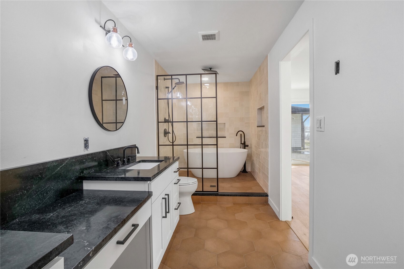 306 N Crestview Drive , Moses Lake, WA 98837