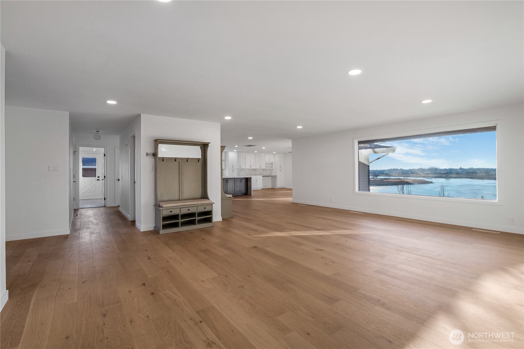 306 N Crestview Drive , Moses Lake, WA 98837