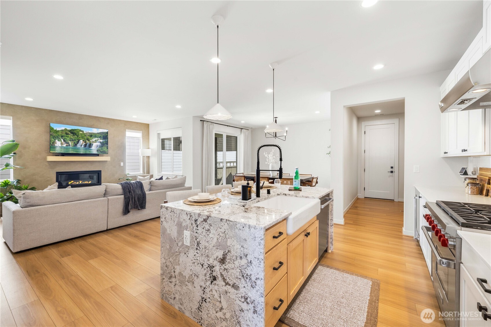 33136 Holly Avenue SE, Black Diamond, WA 98010