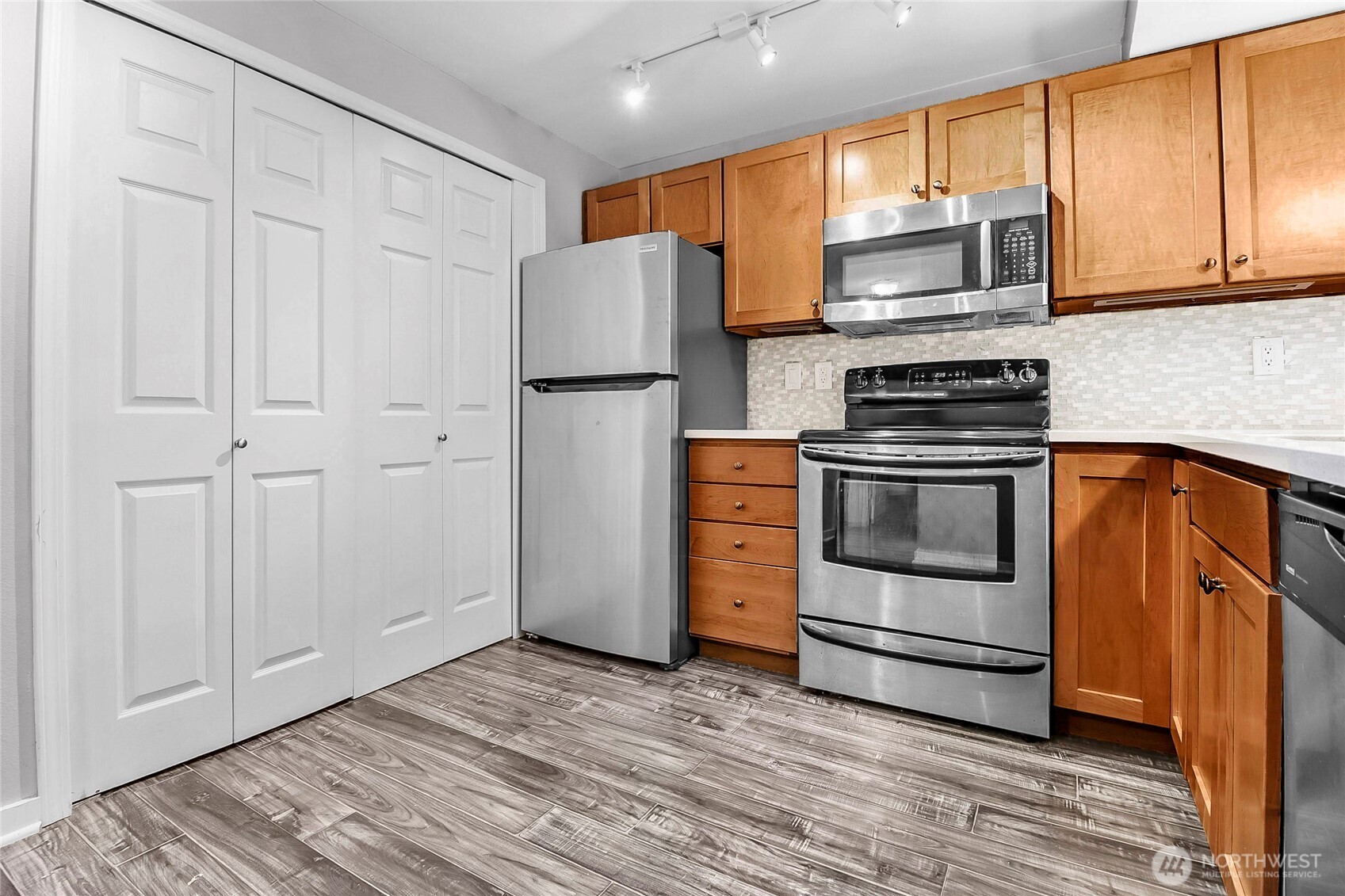 6700 NE 182nd Street #C104, Kenmore, WA 98028