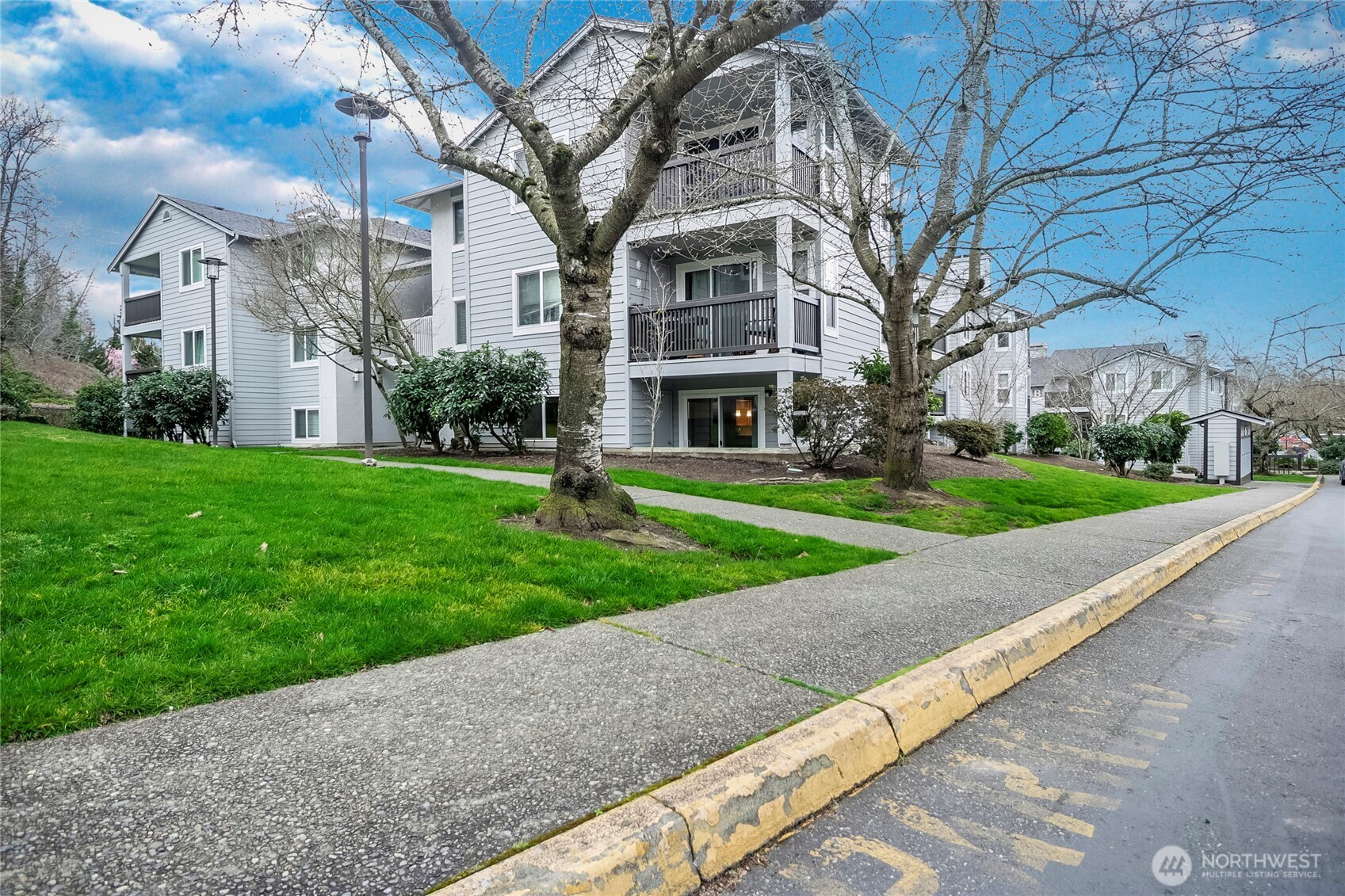 6700 NE 182nd Street #C104, Kenmore, WA 98028