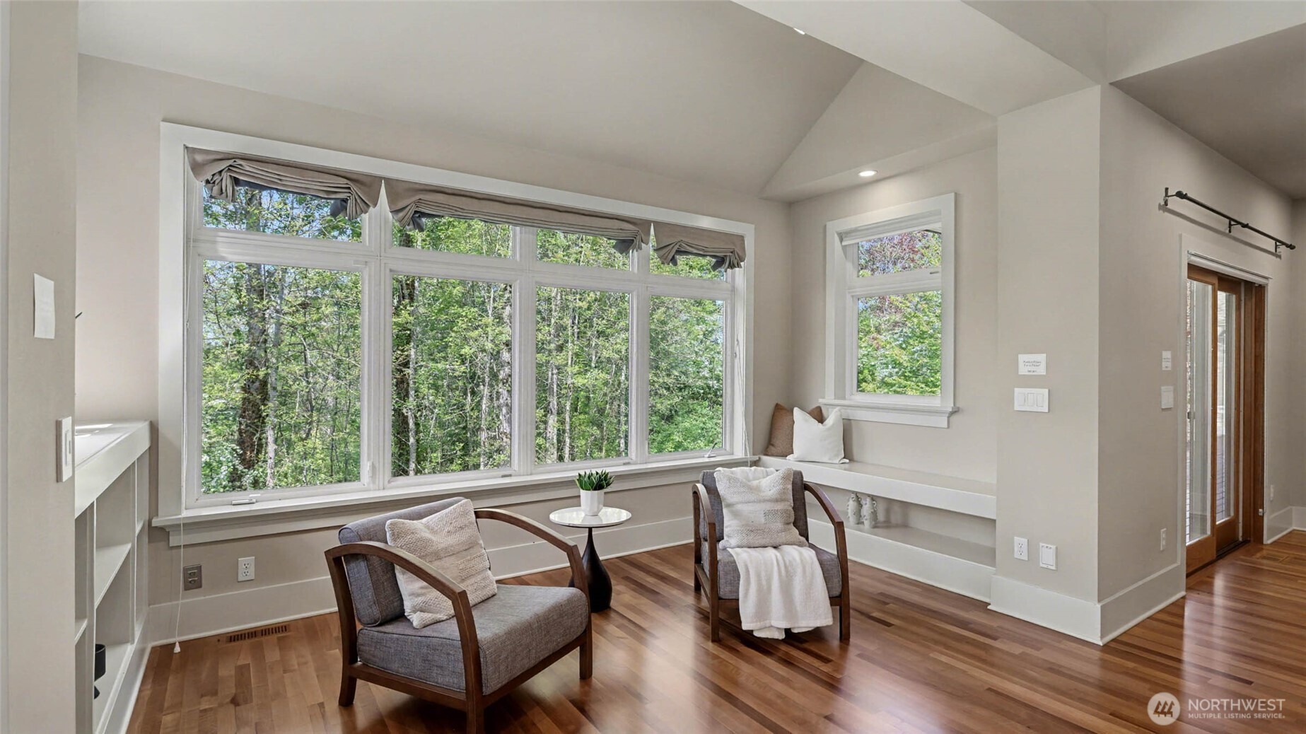 13730 Main Street , Bellevue, WA 98005