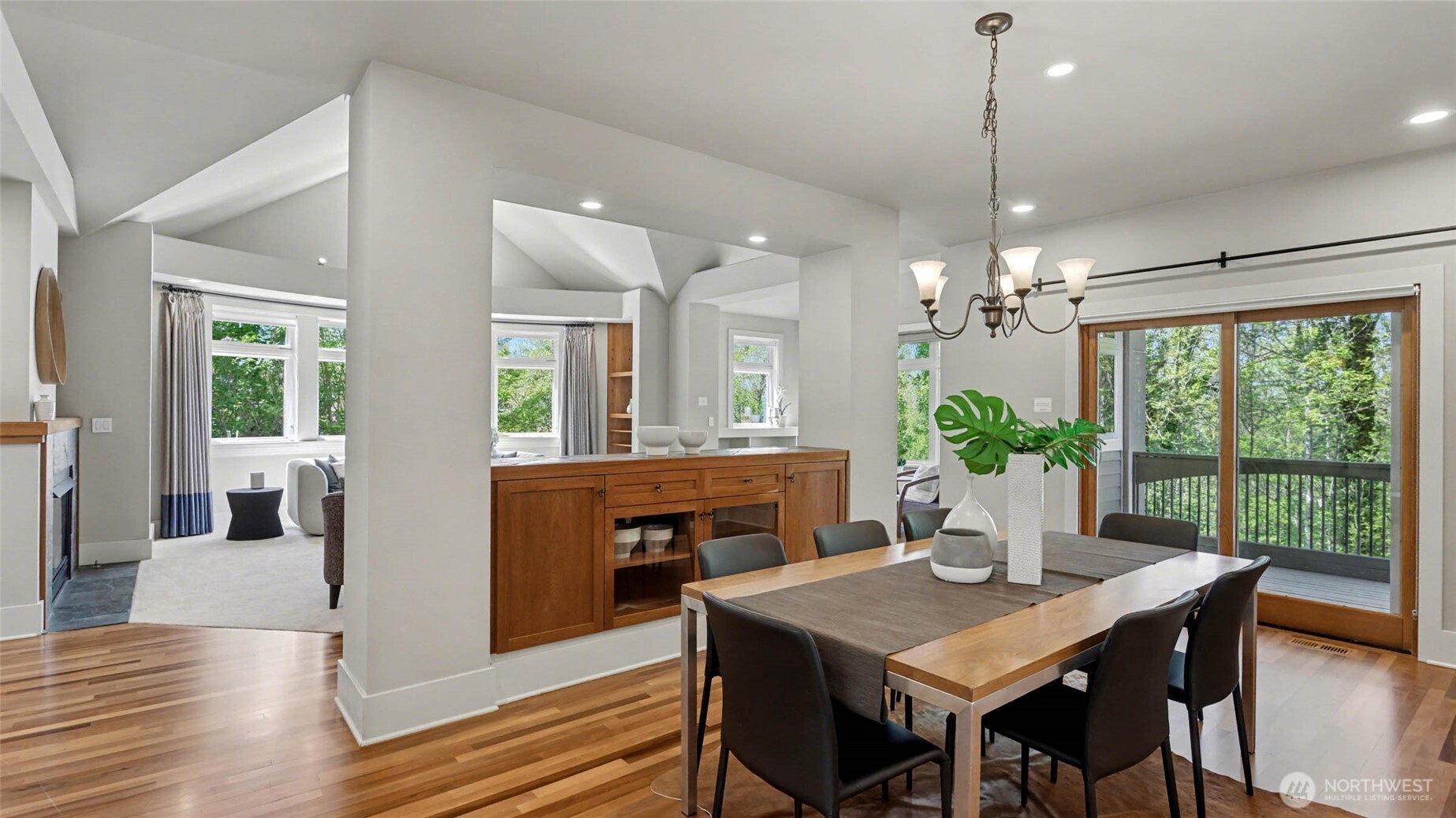 13730 Main Street , Bellevue, WA 98005