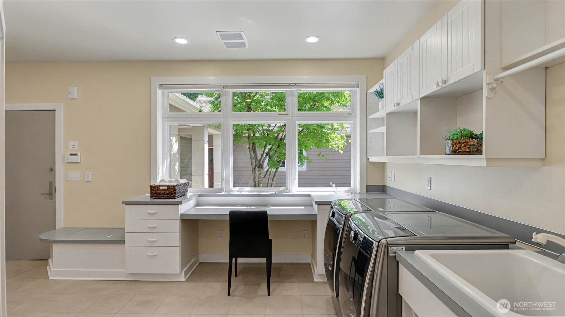 13730 Main Street , Bellevue, WA 98005