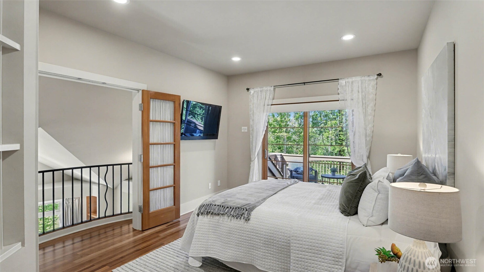 13730 Main Street , Bellevue, WA 98005