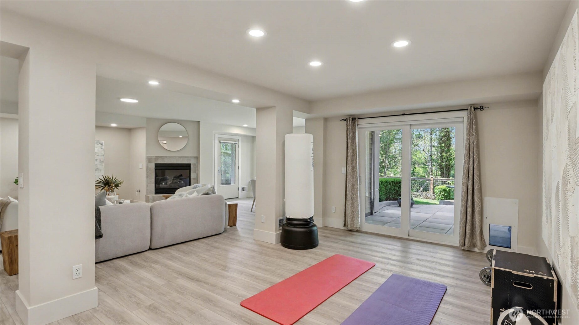 13730 Main Street , Bellevue, WA 98005