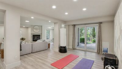 13730 Main Street , Bellevue, WA 98005 - Photo 32
