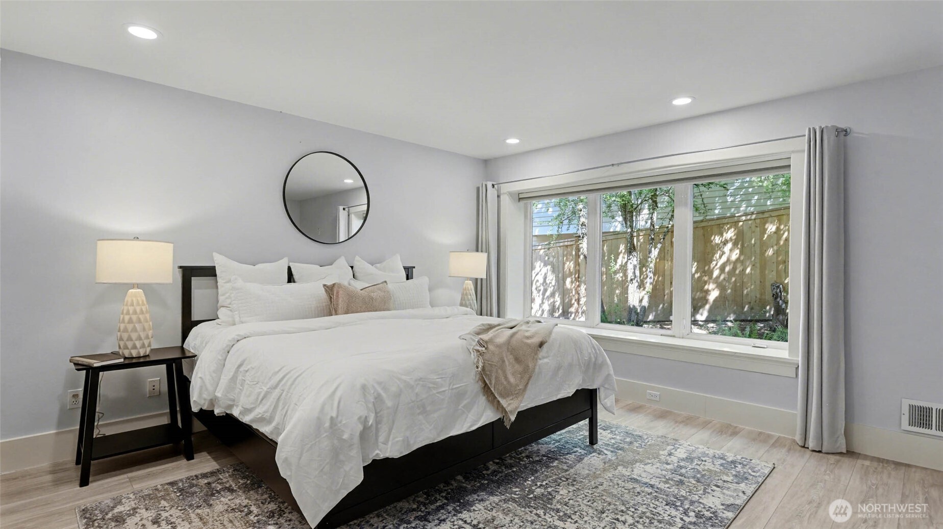 13730 Main Street , Bellevue, WA 98005