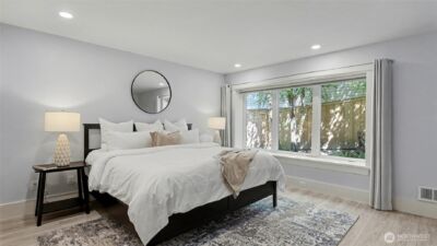 13730 Main Street , Bellevue, WA 98005 - Photo 33