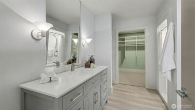 13730 Main Street , Bellevue, WA 98005 - Photo 34