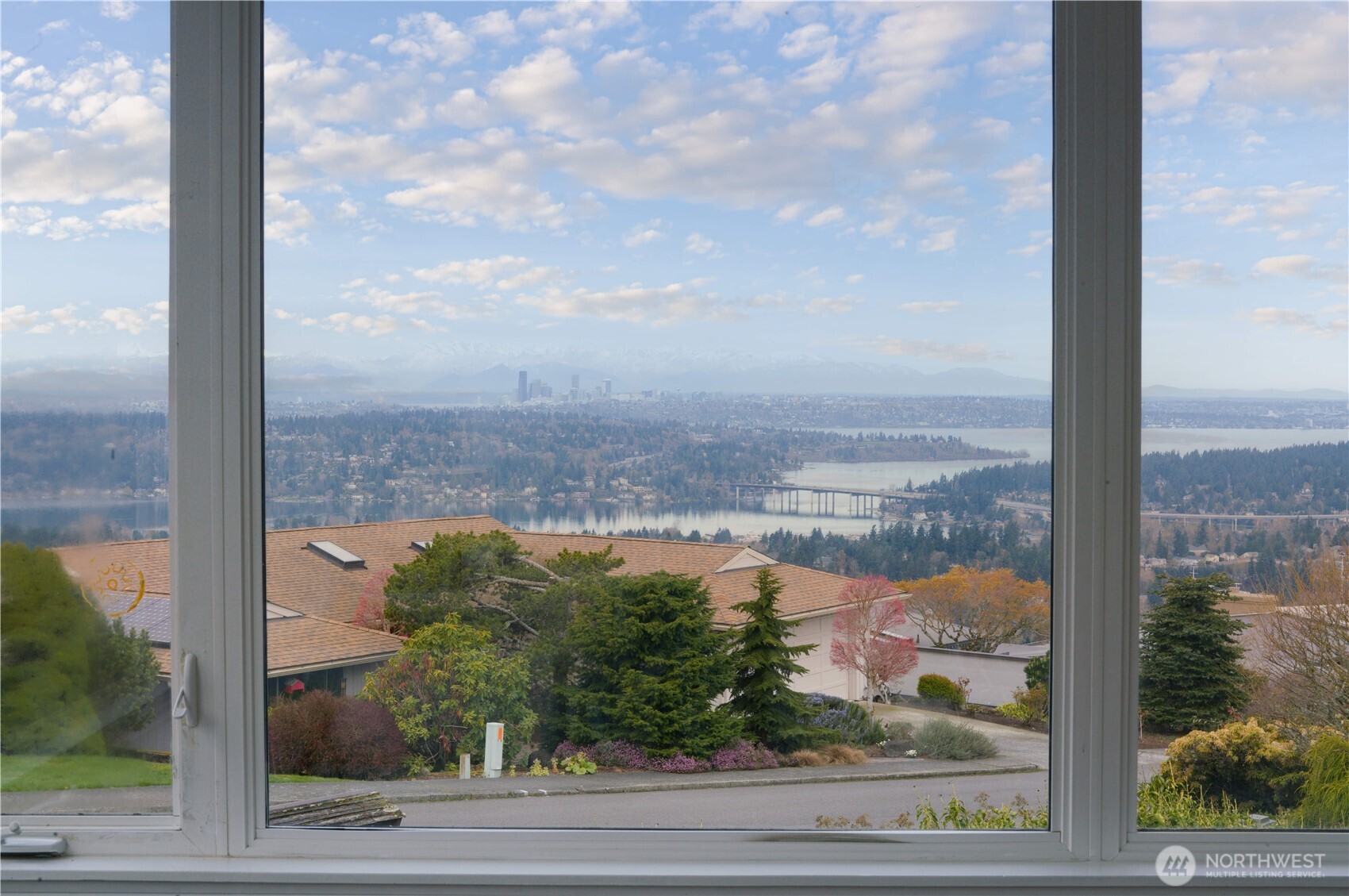 4572 137th Avenue SE, Bellevue, WA 98006