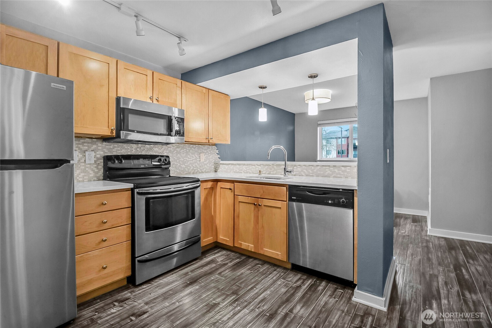 6700 NE 182nd Street #C104, Kenmore, WA 98028