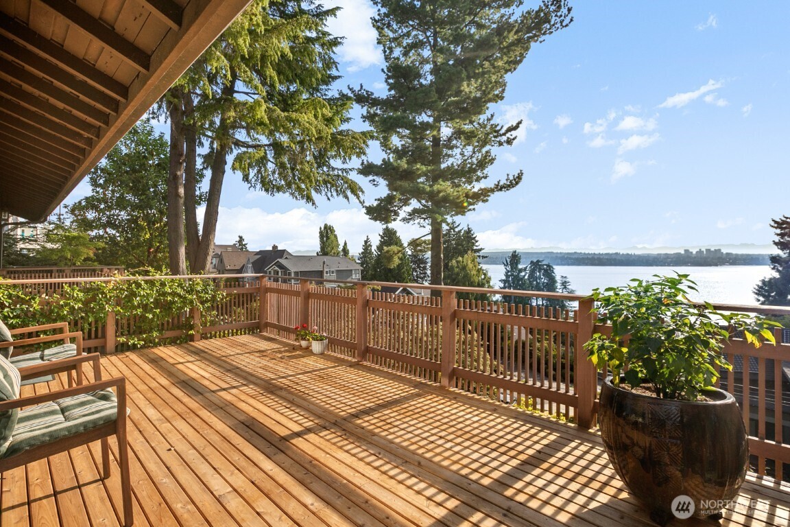 1415 38th Avenue , Seattle, WA 98122