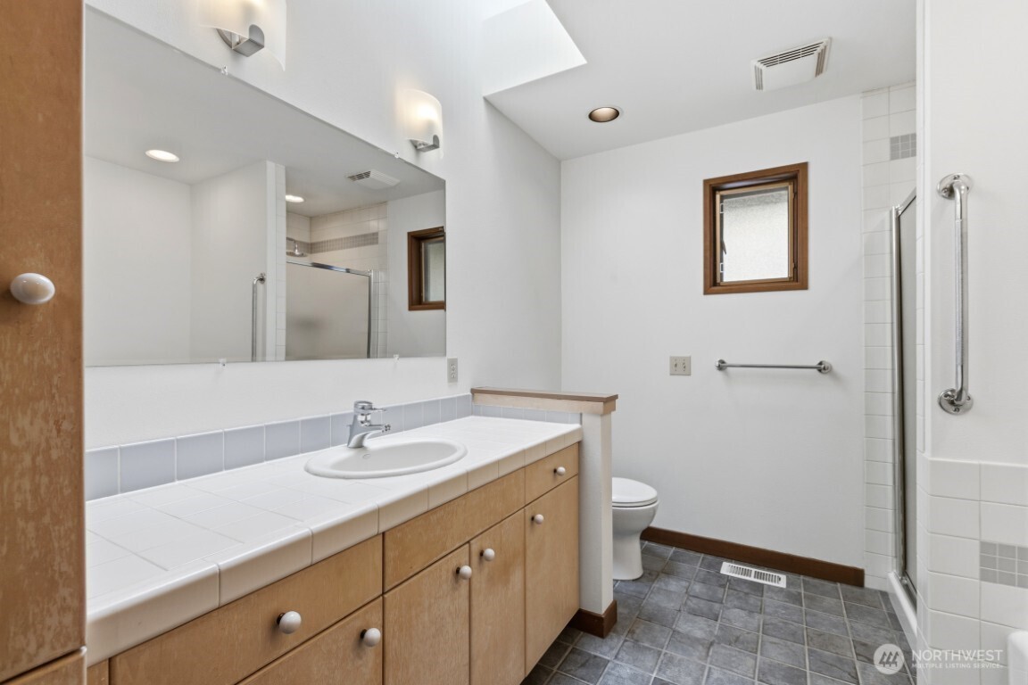 1415 38th Avenue , Seattle, WA 98122