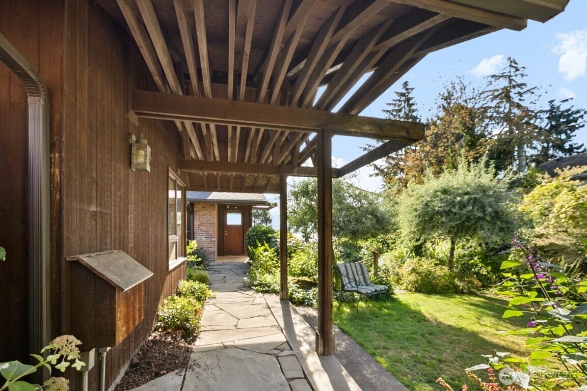 1415 38th Avenue , Seattle, WA 98122