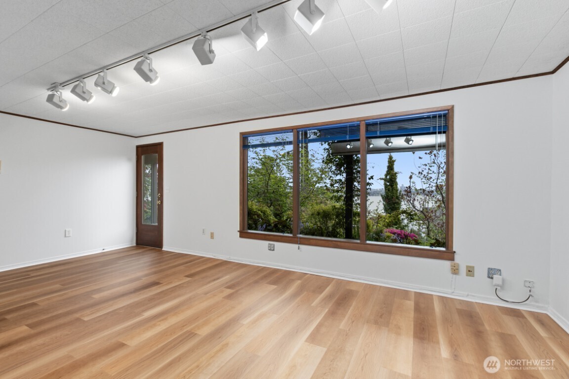 1415 38th Avenue , Seattle, WA 98122