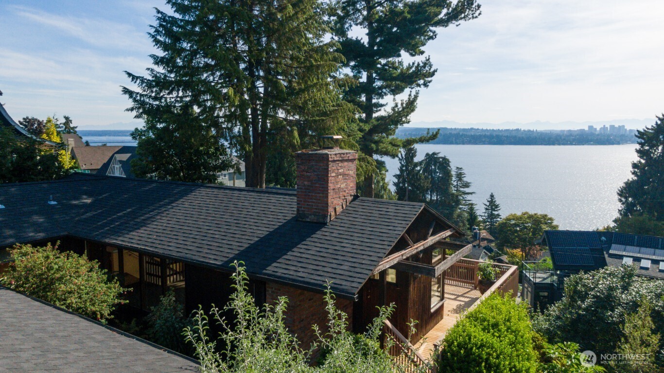 1415 38th Avenue , Seattle, WA 98122