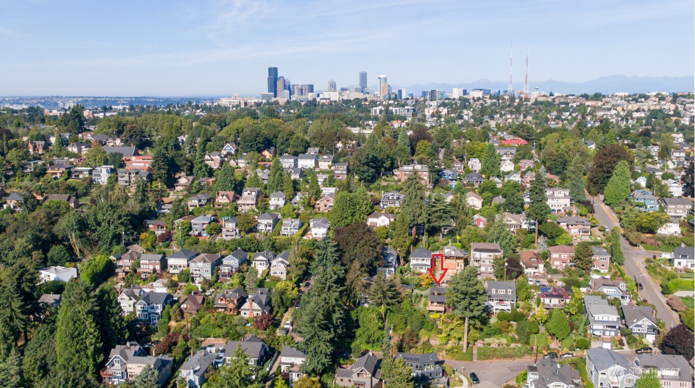 1415 38th Avenue , Seattle, WA 98122