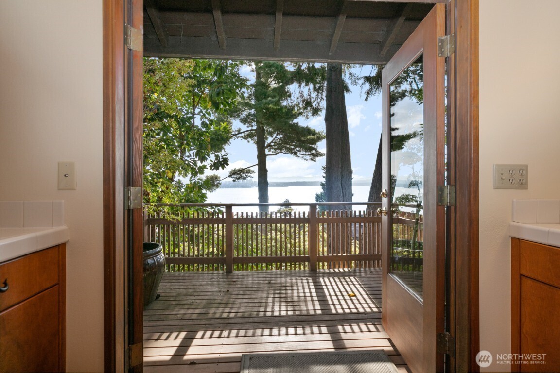 1415 38th Avenue , Seattle, WA 98122