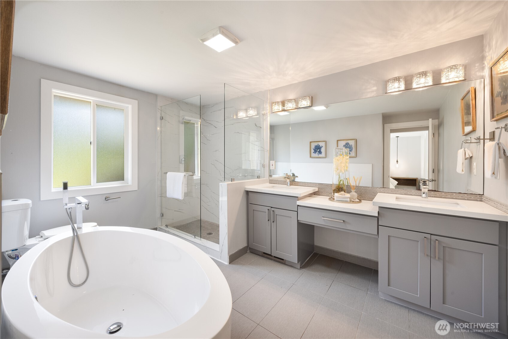 2412 160th Avenue NE, Bellevue, WA 98008