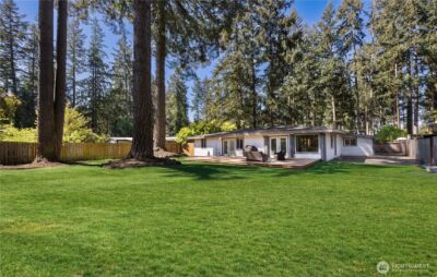 2412 160th Avenue NE, Bellevue, WA 98008 - Photo 2