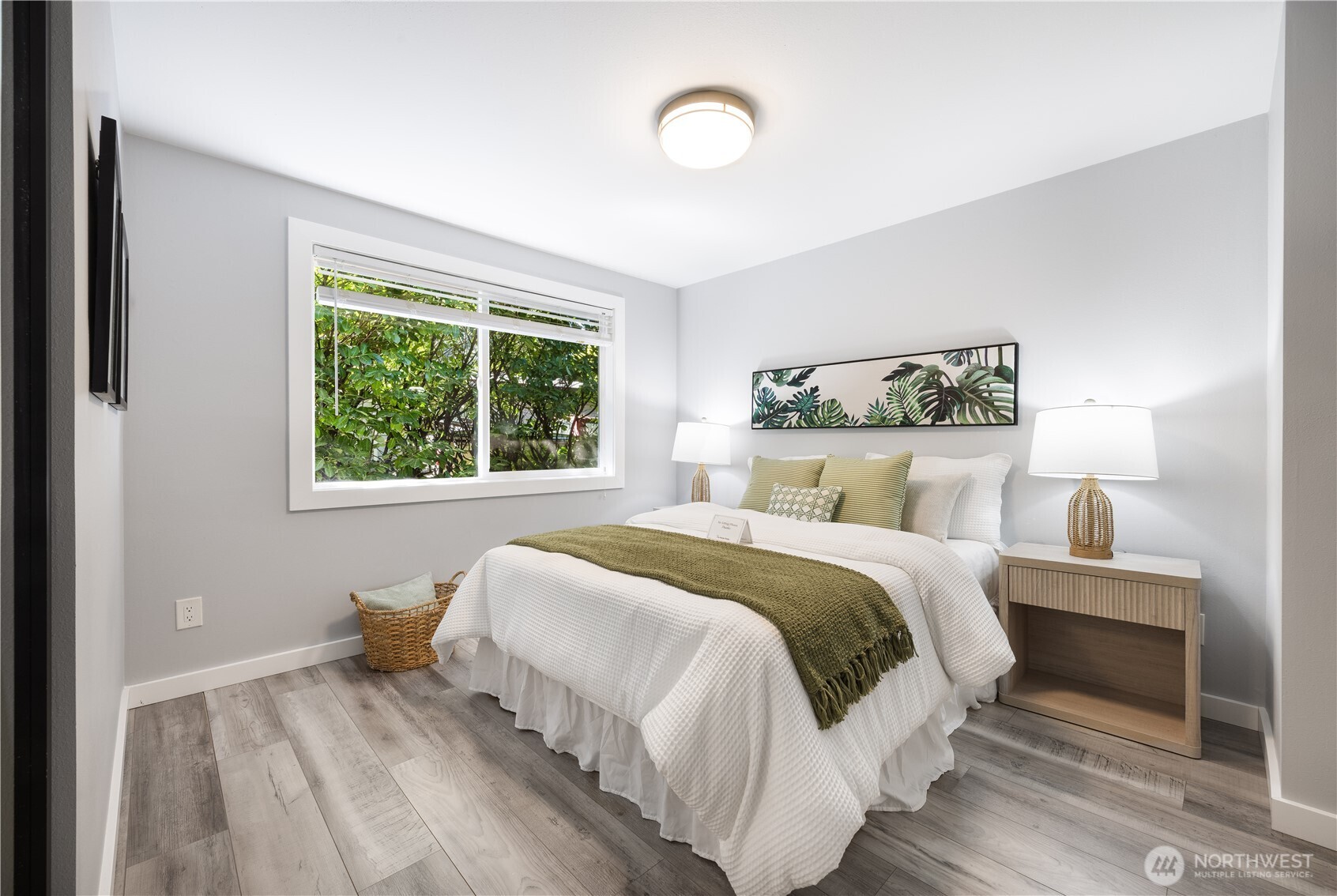 2412 160th Avenue NE, Bellevue, WA 98008